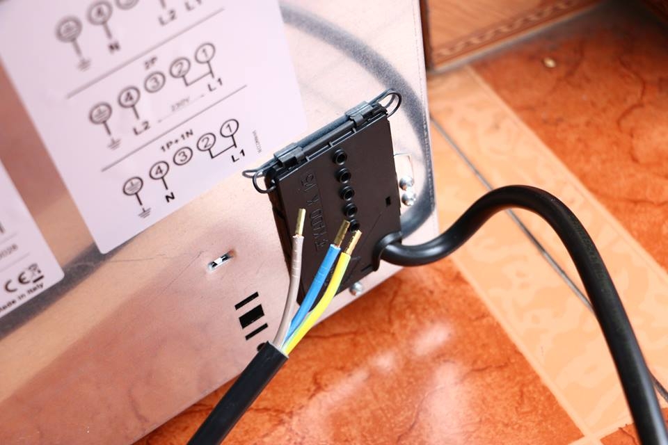 bếp từ Bosch không bật được 2