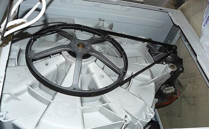 máy giặt kêu két két 5