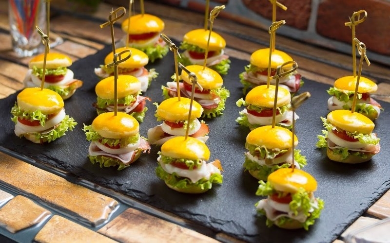 Tiệc finger food là gì? Các món ăn trong tiệc finger food của phương Tây và ở Việt Nam 2