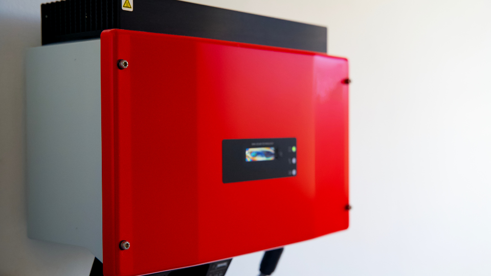 Góc tìm hiểu: Hybrid Inverter là gì? Ưu điểm và nhược điểm của Hybrid Inverter 2