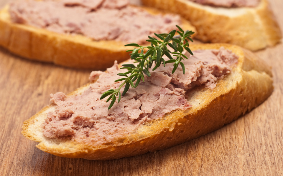 Pate được làm từ gan hoặc thịt của động vật