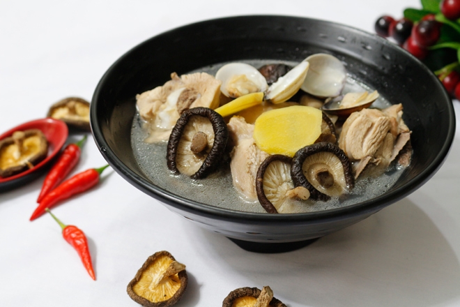 gà hầm nấm hương - hình 1