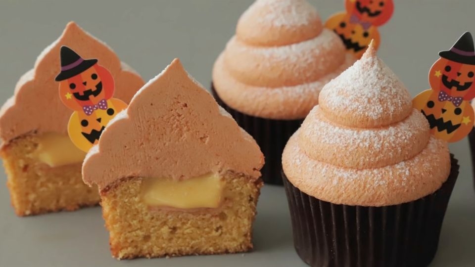 Bánh castella cupcake bí đỏ