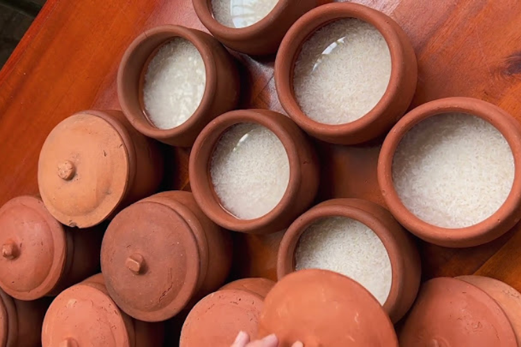 nồi cơm niêu hình 4