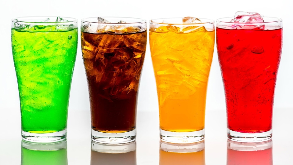 Nước ngọt có ga là loại nước tạo ra bằng cách thêm khí CO2 vào nước ngọt, tạo ra áp suất cao trong chai hoặc lon.