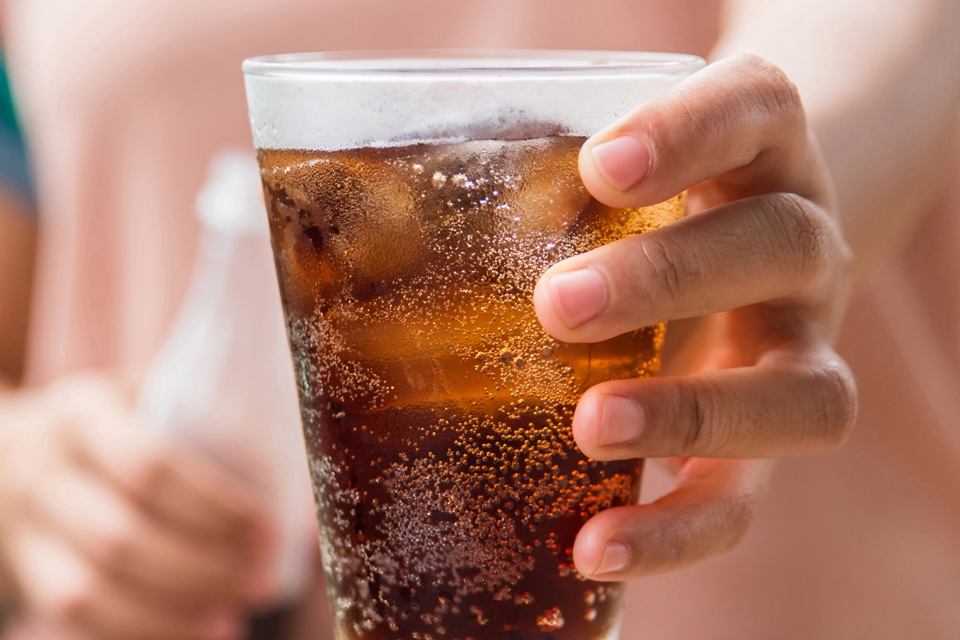 Nước ngọt c&oacute; ga l&agrave; g&igrave;? Top 7 loại nước ngọt c&oacute; ga phổ biến nhất