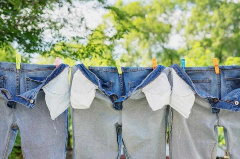 Có nên giặt quần jean bằng máy giặt không? Những sai lầm thường gặp bạn cần lưu ý 7
