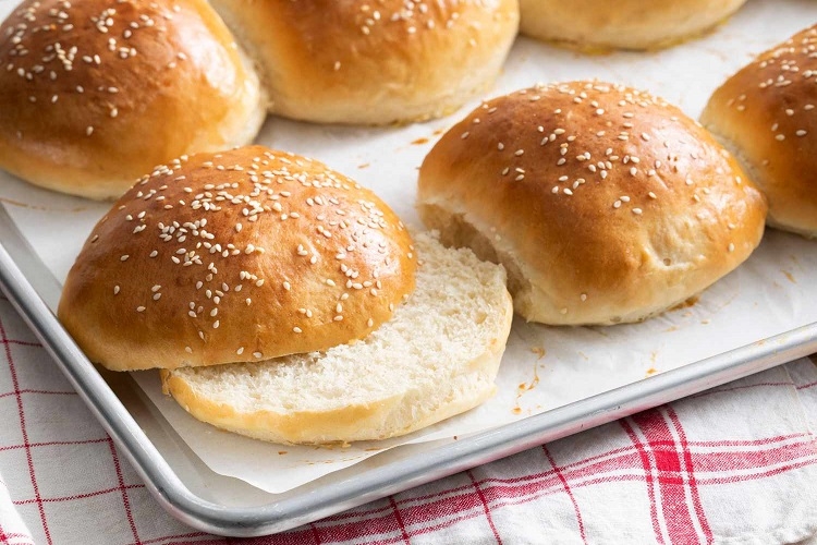 cách làm vỏ bánh hamburger 9