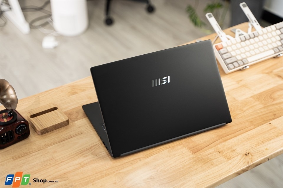 laptop MSI AMD (hình 1)