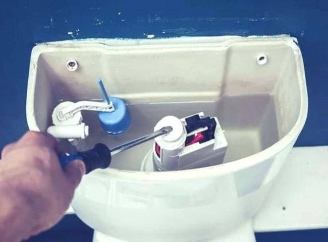 Phao bồn cầu không ngắt nước: Nguyên nhân và cách khắc phục hiệu quả từng trường hợp 3