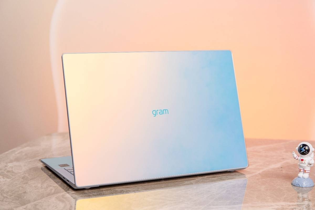 Laptop 17 inch dài rộng bao nhiêu (ảnh 3)