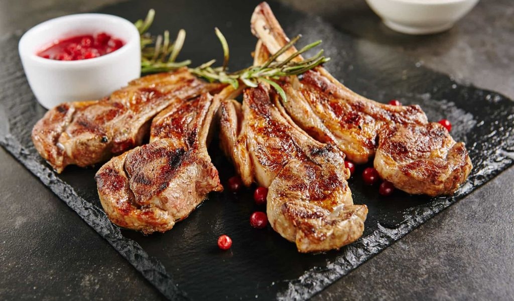 Hướng dẫn các cách ướp thịt cừu nướng thơm ngon, đậm vị, mọng nước chuẩn nhà hàng 4