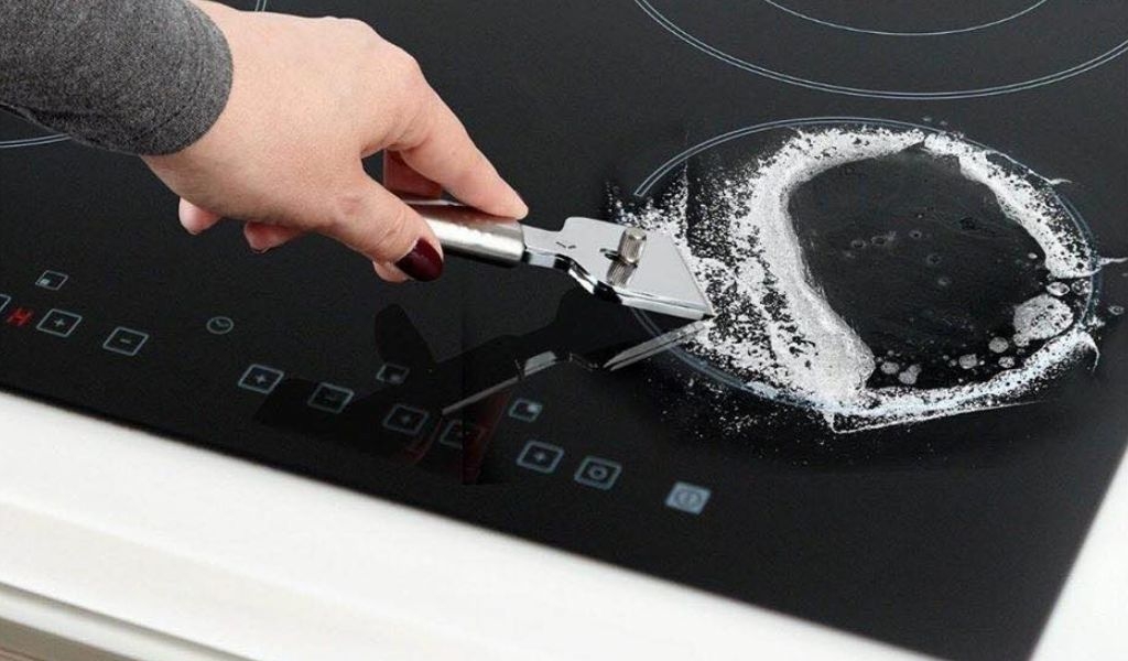 Bếp từ bị va đập mạnh trong quá trình sử dụng