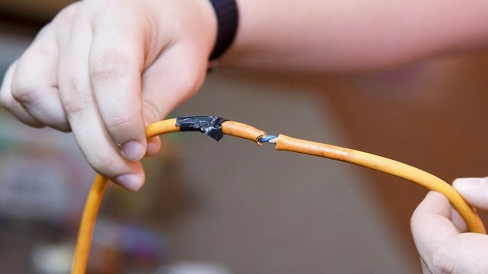 Kiểm tra nguồn điện máy giặt.