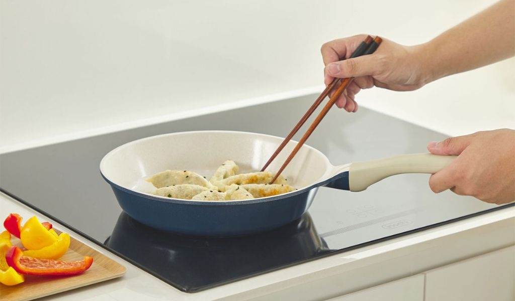 Tiêu chuẩn chọn chảo dùng cho bếp từ chi tiết mà bạn nên biết trước khi mua 1