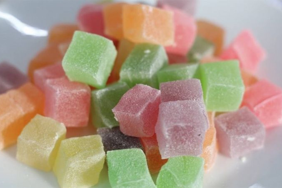 Cách làm kẹo dẻo nước ép trái cây từ bột gelatin