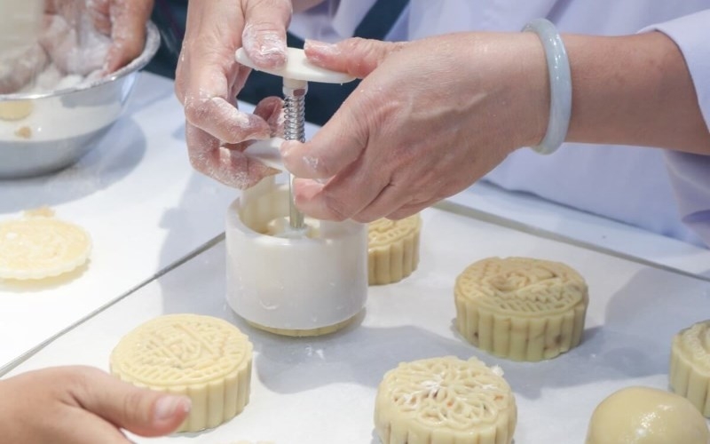 cách làm vỏ bánh trung thu (ảnh 5)