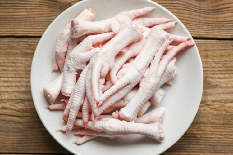 cách làm chân gà rút xương xào sả ớt hình 1