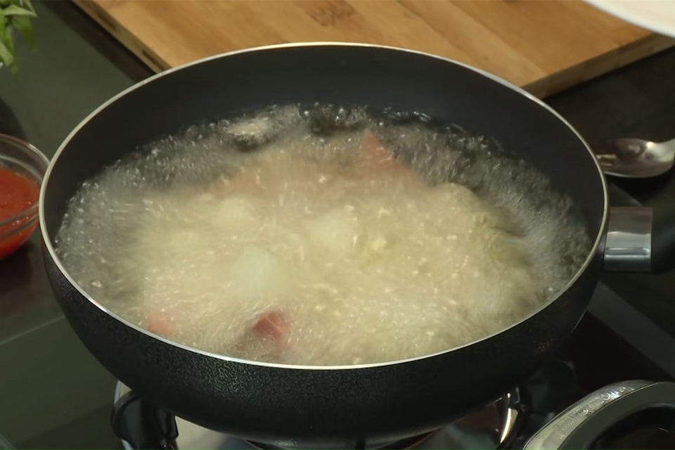 Bước 2: Chiên mít