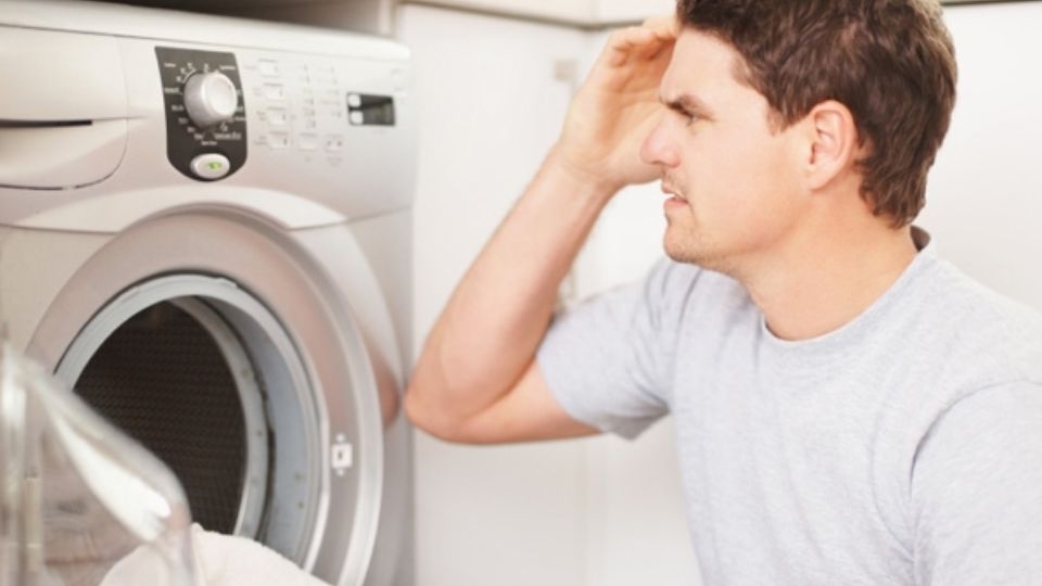 Quần áo còn bẩn khi giặt xong