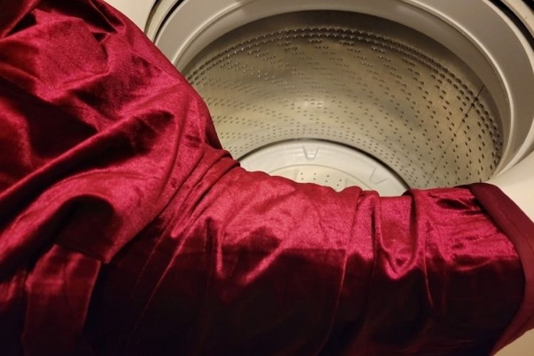 Vải nhung có giặt máy được không?