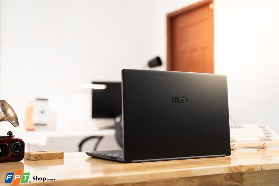 Laptop MSI văn phòng (hình 7)