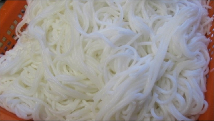 Bún để qua đêm có ăn được không? (Ảnh 1)