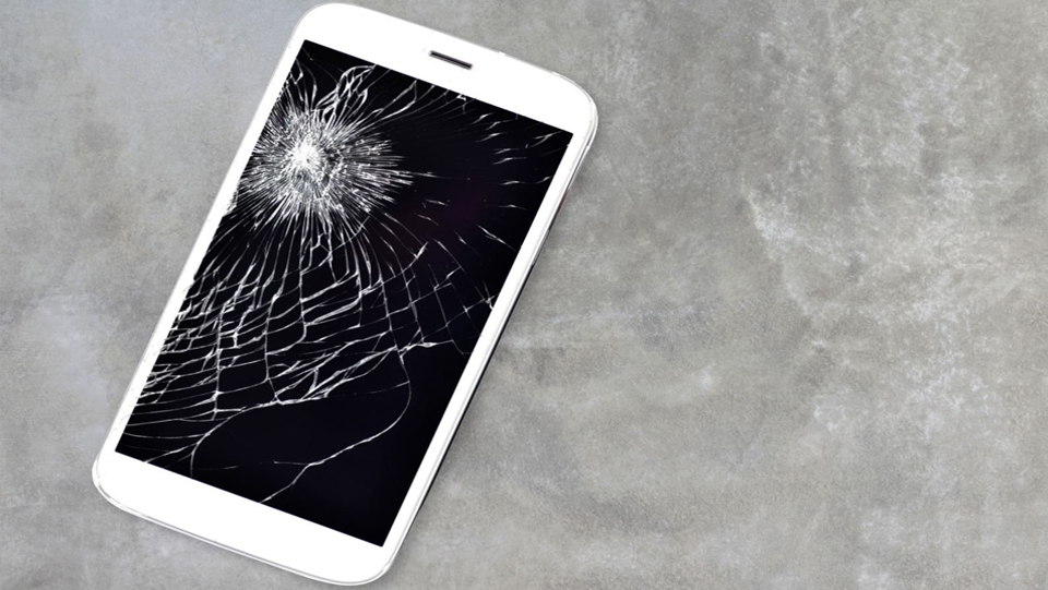 Điện thoại rơi vỡ dẫn đến hỏng màn hình