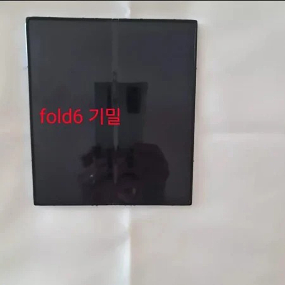 Mô hình Galaxy Z Fold6 (ảnh 2)