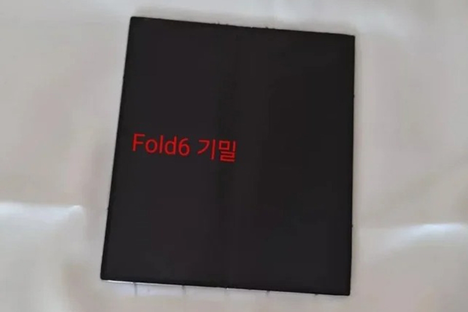 Mô hình Galaxy Z Fold6 (ảnh 3)