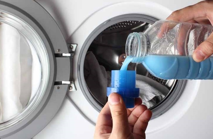 Cách cho nước xả vào máy giặt Toshiba: Bí quyết giúp quần áo thơm mát, mềm mại 5