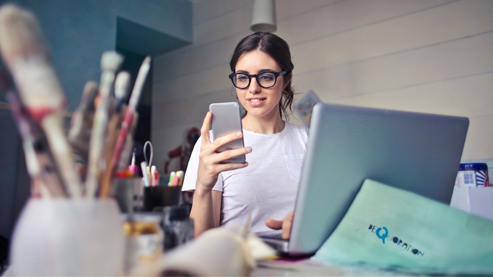 Điện thoại đã trở thành thiết bị không thể thiếu trong học tập và công việc