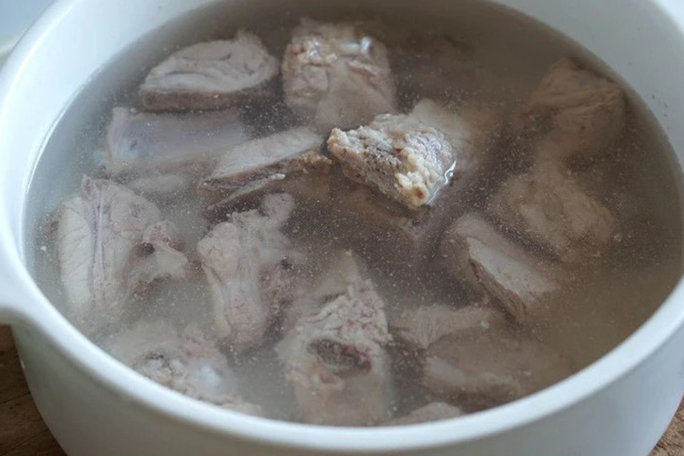 Cách nấu canh bằng nồi cơm điện 2