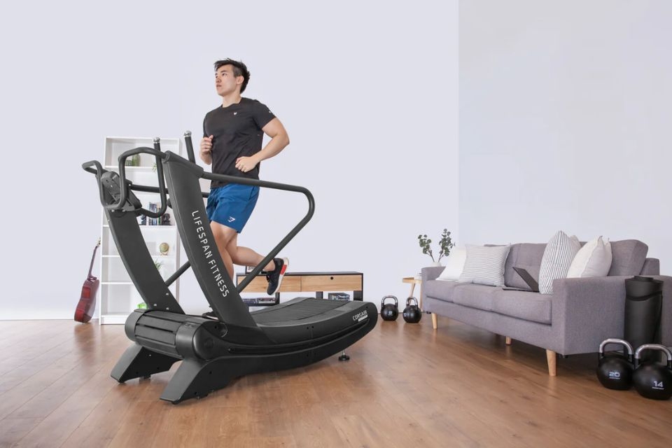Xem xét trọng tải máy khi mua máy chạy bộ cơ