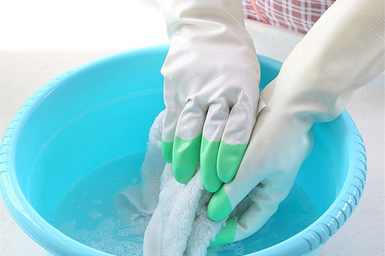 Sau sinh bao lâu thì được giặt quần áo (Hình 2)