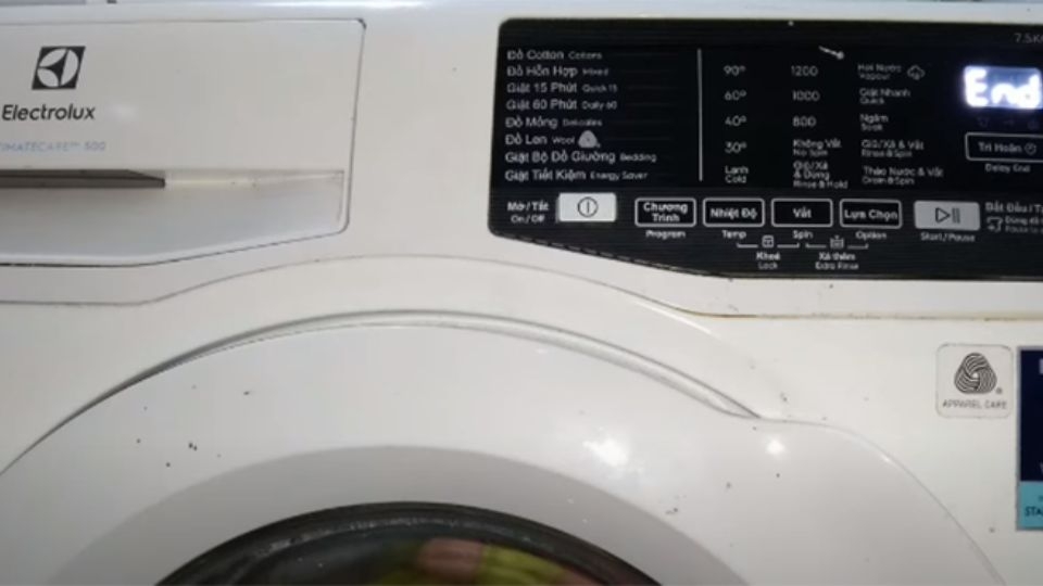 Nguyên nhân máy giặt Electrolux báo lỗi End