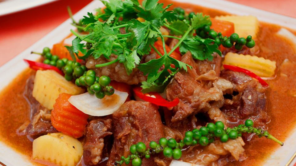 Bò hầm tiêu xanh