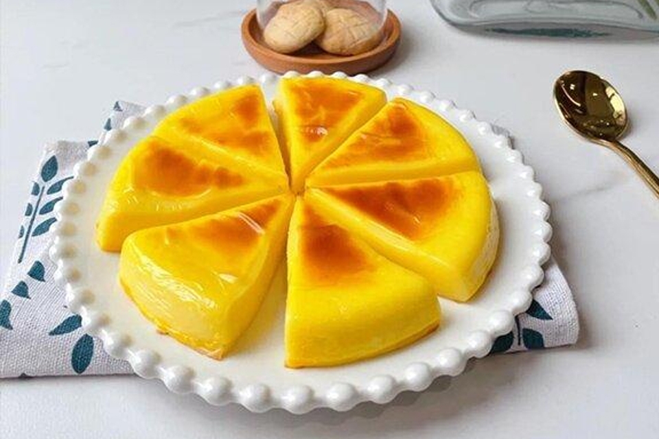 Pudding phô mai thơm ngon, hấp dẫn.