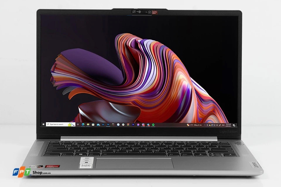 Màn hình 14 inch FHD IPS của Lenovo Ideapad Slim 5 Light cung cấp hình ảnh rõ nét và góc nhìn rộng 178 độ