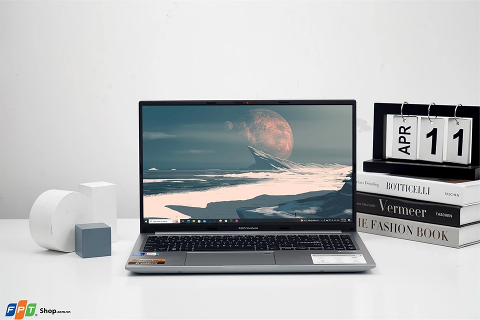 Bàn phím ASUS ErgoSense trên Vivobook 16 X1605VA-MB105W mang lại trải nghiệm nhập liệu thoải mái