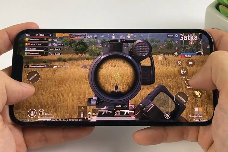 Giải mã tại sao chơi game trên iPhone luôn sướng hơn Android 11