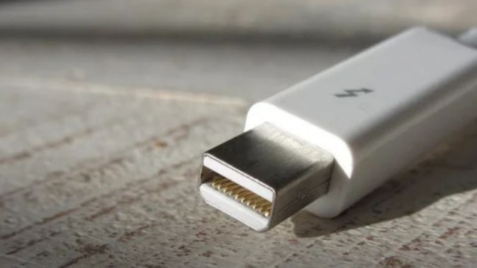 Có thể kết nối các thiết bị không phải Thunderbolt vào loại cổng này không?