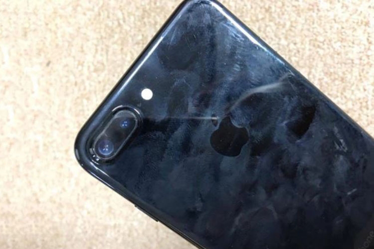 Mặt lưng nhám và mặt lưng bóng: Đâu mới là thiết kế tối ưu cho smartphone? 4