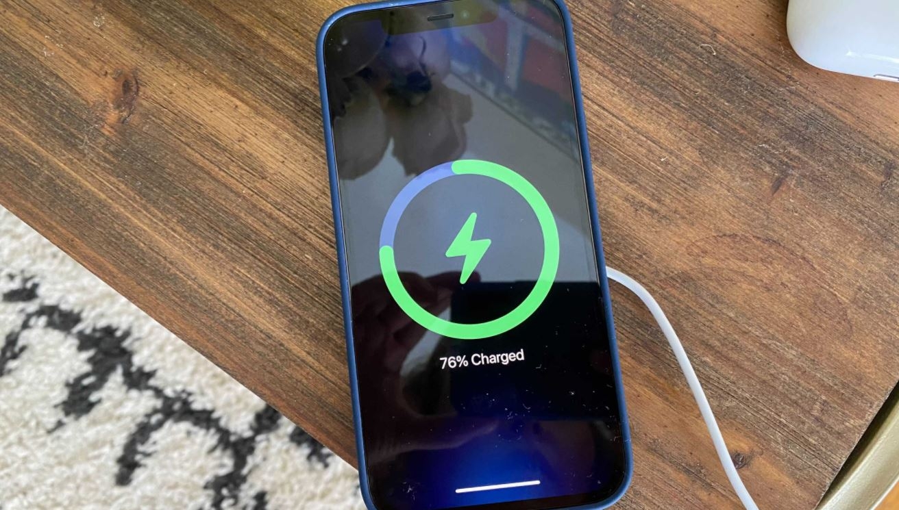 Sạc pin iPhone đúng cách 5
