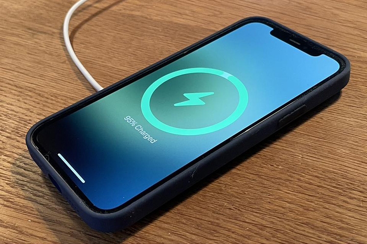 Cách sạc pin điện thoại mới giúp tăng tuổi thọ pin 5