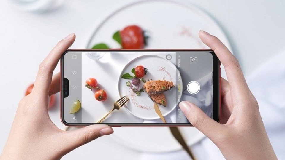 OPPO F7 thể hiện vị thế kẻ dẫn đầu xu hướng selfie (Ảnh 4) OPPO F7 thể hiện vị thế kẻ dẫn đầu xu hướng selfie (Ảnh 4)