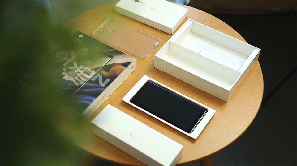 Khui hộp Nokia 8 Sirocco bản thương mại