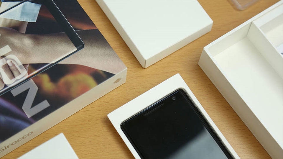 Khui hộp Nokia 8 Sirocco bản thương mại