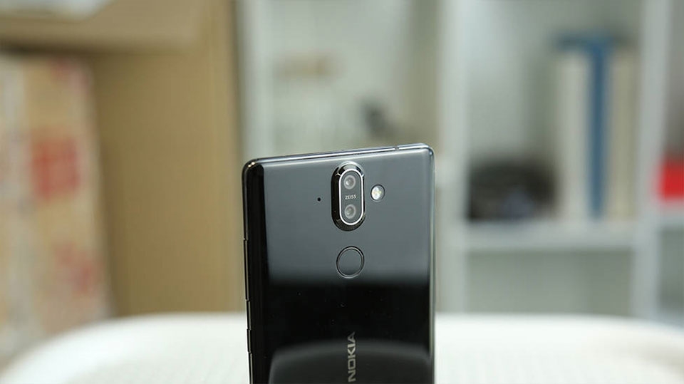 Khui hộp Nokia 8 Sirocco bản thương mại