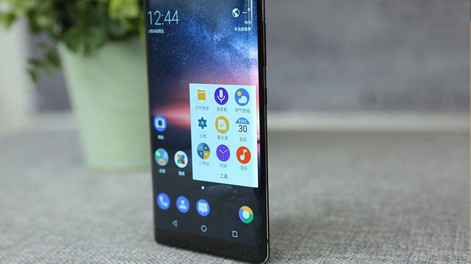 Khui hộp Nokia 8 Sirocco bản thương mại
